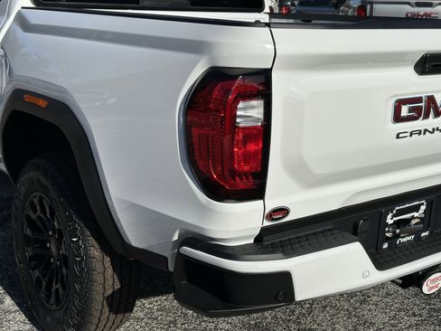 New 2026 GMC Canyon Elevation w/ Convenience Package image 10