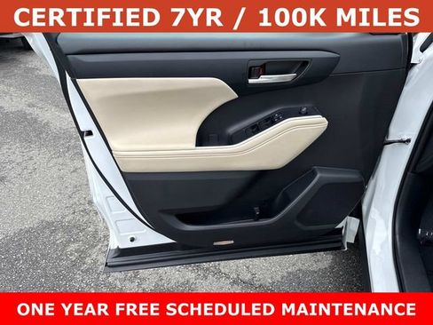 Used 2023 Toyota Highlander XLE AWD/4WD image 13