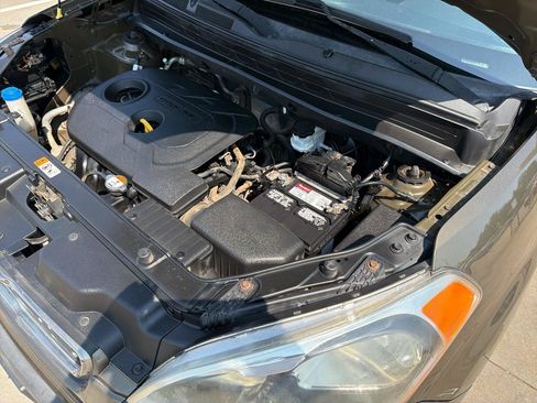 Used 2013 Kia Soul + w/ Audio Pkg FWD image 33