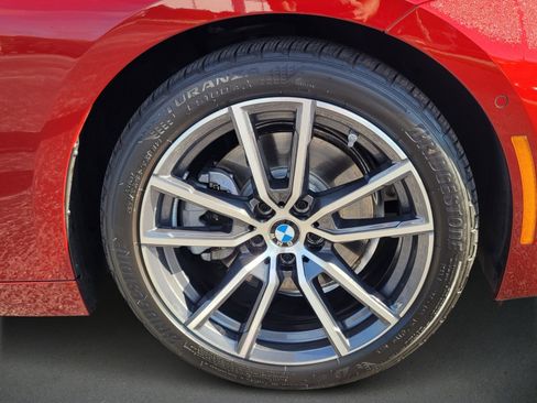 Used 2025 BMW 230i Coupe w/ Premium Package image 9