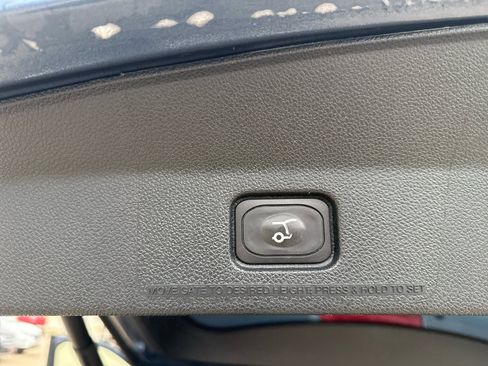 Used 2018 Ford Explorer XLT w/ Equipment Group 202A image 13