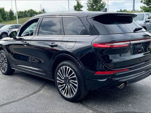 Used 2021 Lincoln Corsair Grand Touring AWD/4WD image 2