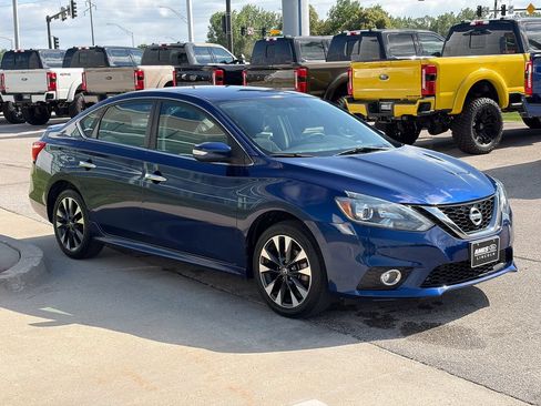 Used 2019 Nissan Sentra SR FWD image 7