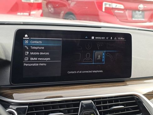 Used 2023 BMW 530e xDrive w/ Premium Package image 14