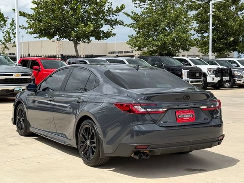Used 2025 Toyota Camry SE w/ Convenience Package FWD image 7