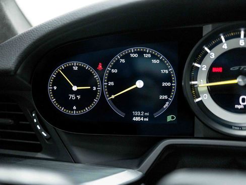 Used 2022 Porsche 911 GT3 RWD image 64