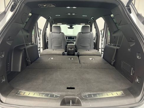 Used 2024 Buick Enclave Premium image 38