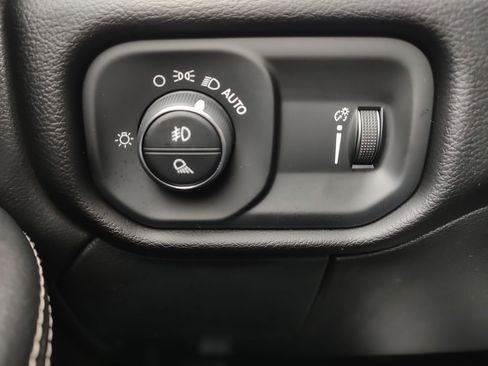 Used 2024 RAM 3500 Big Horn image 24