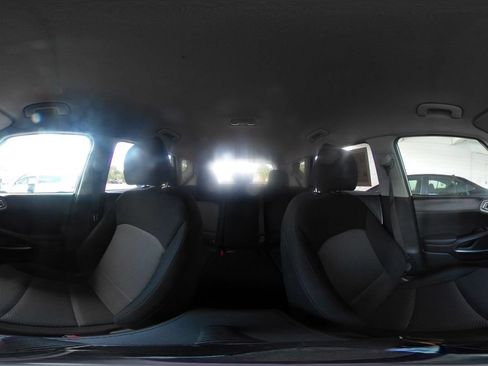 Used 2025 Kia Soul LX w/ LX Technology Package FWD image 42