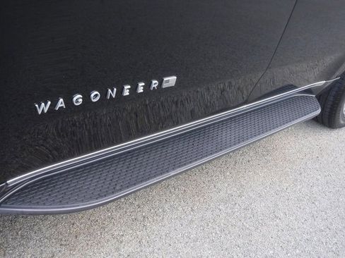 Used 2022 Jeep Wagoneer Series III image 5