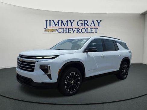 New 2026 Chevrolet Traverse LT w/ Sun and Wheel Package FWD image 1