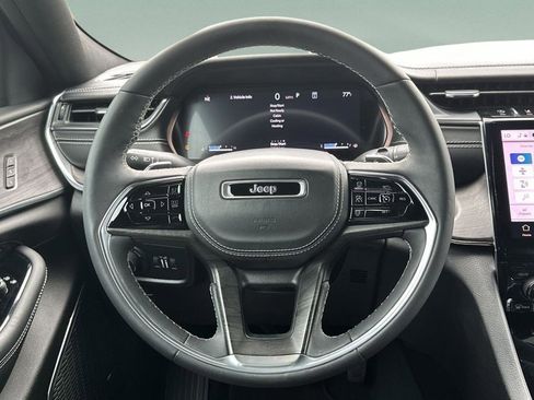 Certified 2023 Jeep Grand Cherokee Overland AWD/4WD image 24