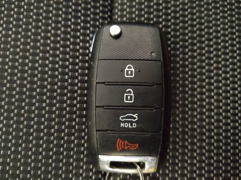 Used 2018 Kia Forte LX image 32