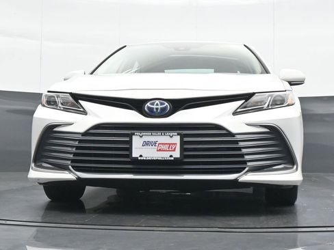 Used 2022 Toyota Camry LE image 1