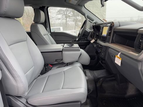 New 2026 Ford F250 XL w/ XL Chrome Package image 13