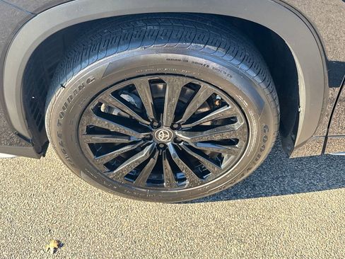 Used 2023 Toyota Highlander XSE image 40