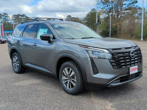 New 2026 Nissan Pathfinder SL image 3