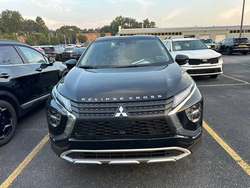 Used 2024 Mitsubishi Eclipse Cross AWD image 2