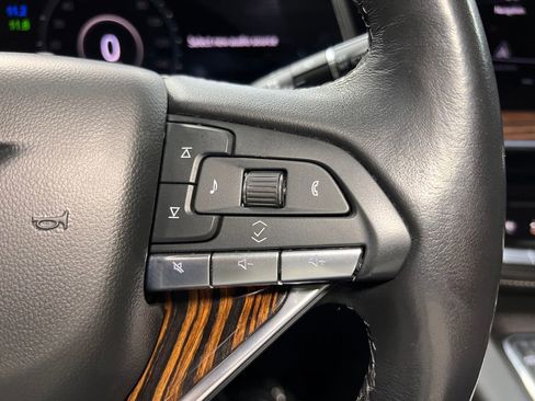 Used 2023 Cadillac Escalade Premium Luxury image 11