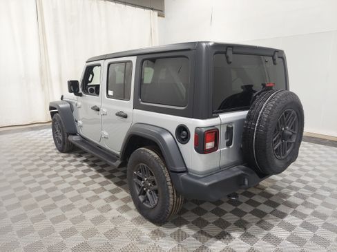 Used 2024 Jeep Wrangler Unlimited Sport AWD/4WD image 2