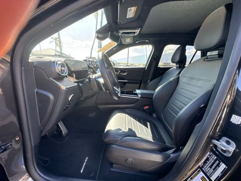 Used 2025 Mercedes-Benz GLC 300 4MATIC image 14