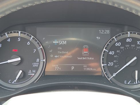 Used 2020 Toyota Highlander XLE image 27