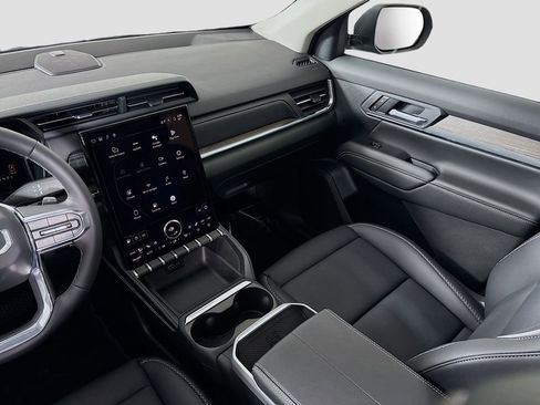 New 2026 GMC Terrain Denali w/ LPO, Black Badging Package image 23