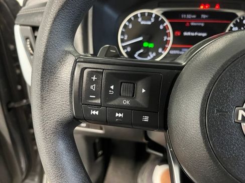Used 2024 Nissan Rogue SV FWD image 25