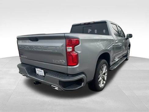 Used 2025 Chevrolet Silverado 1500 High Country w/ High Country Premium Package AWD/4WD image 8