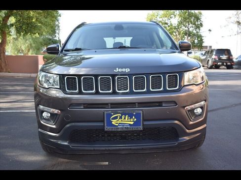 Used 2018 Jeep Compass Latitude FWD image 8