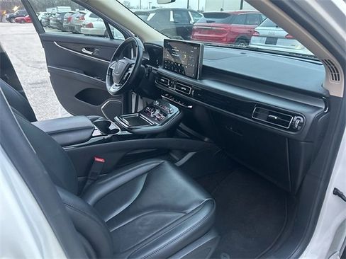 Used 2021 Lincoln Nautilus AWD w/ Equipment Group 101A image 18