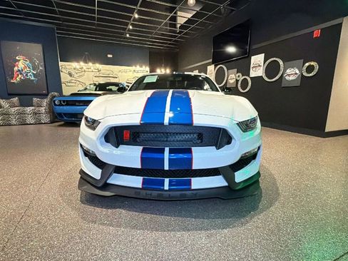 Used 2018 Ford Mustang Shelby GT350R w/ GT350R Equipment Group 920A RWD image 3