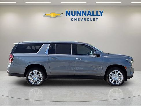 Certified 2022 Chevrolet Suburban High Country AWD/4WD image 6