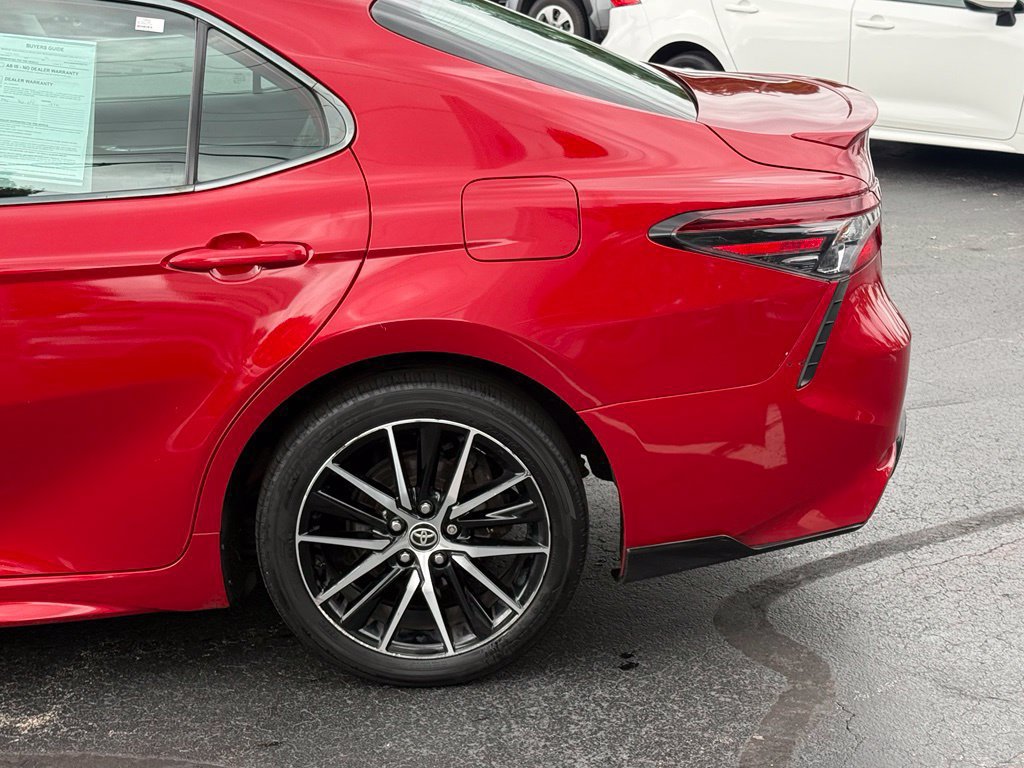 Used 2021 Toyota Camry SE AWD/4WD image 4