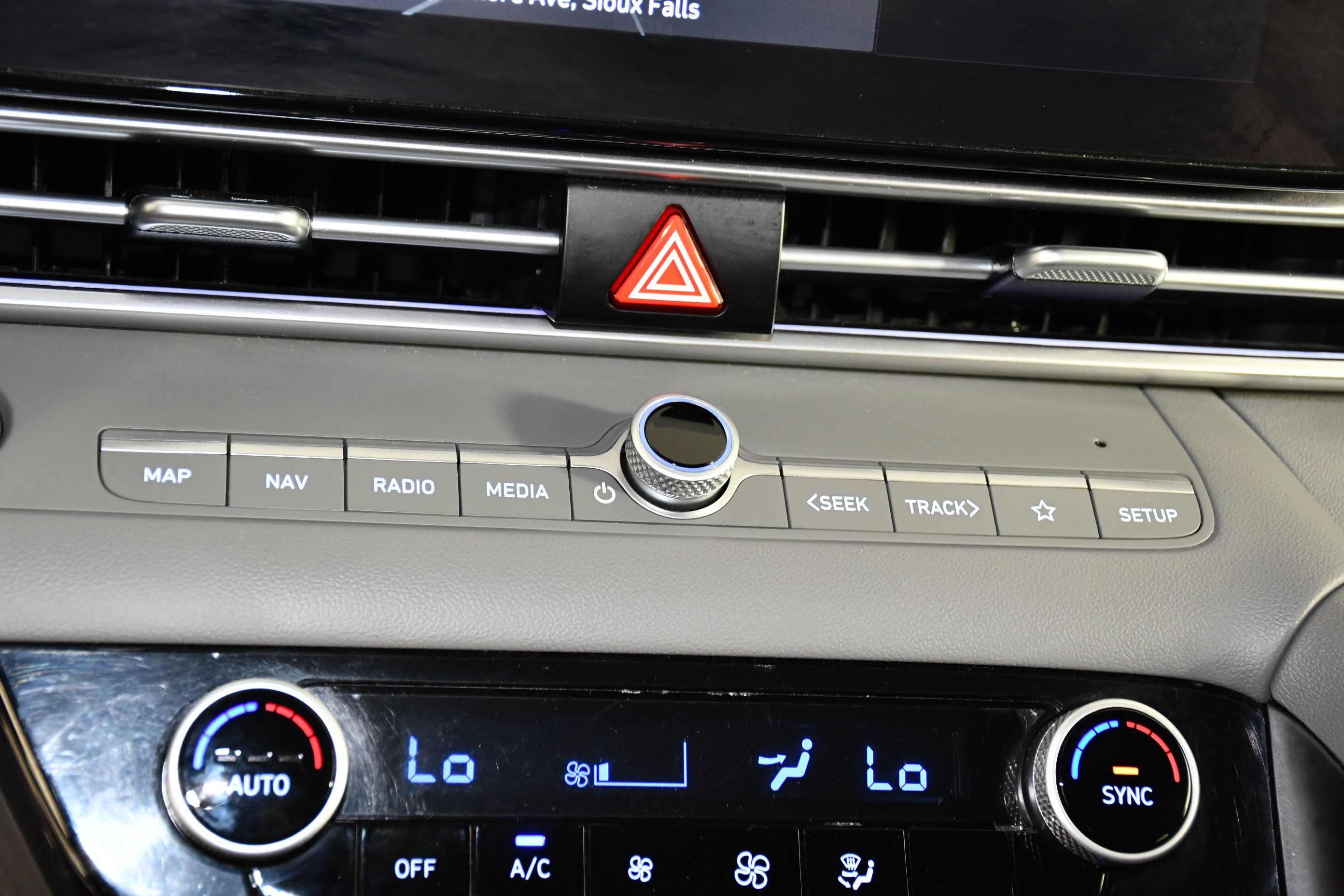 Used 2024 Hyundai Elantra SEL FWD image 29