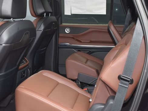 New 2025 Lincoln Navigator Reserve image 11