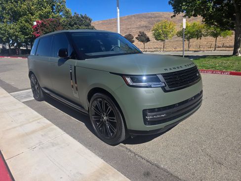 Used 2025 Land Rover Range Rover Long Wheelbase SE AWD/4WD image 2