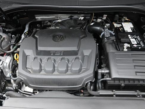 Used 2024 Volkswagen Tiguan S image 31