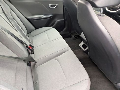 Used 2025 Kia K4 LXS image 28