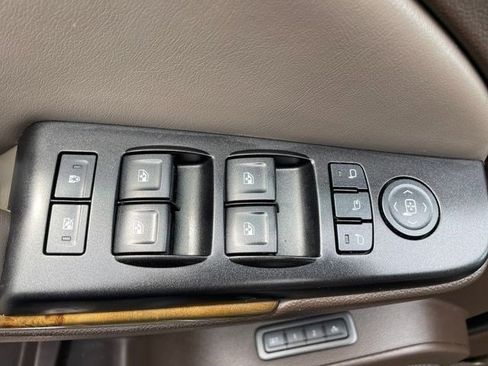 Used 2016 GMC Yukon XL Denali w/ Open Road Package AWD/4WD image 39