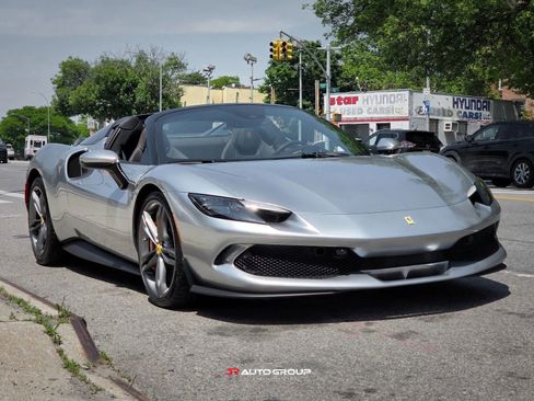 Used 2024 Ferrari 296 GTS RWD image 3