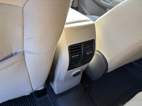 Used 2019 Ford Escape SE AWD/4WD image 28