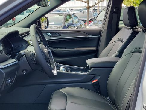 New 2026 Jeep Grand Cherokee Limited AWD/4WD image 18