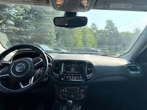Used 2018 Jeep Compass Limited AWD/4WD image 6
