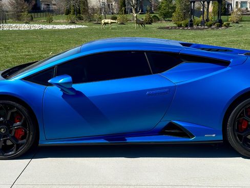 Used 2023 Lamborghini Huracan Tecnica image 4