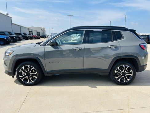 Used 2023 Jeep Compass Limited AWD/4WD image 33