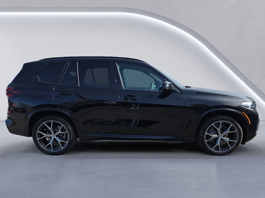 New 2026 BMW X5 xDrive40i w/ M Sport Package AWD/4WD image 3