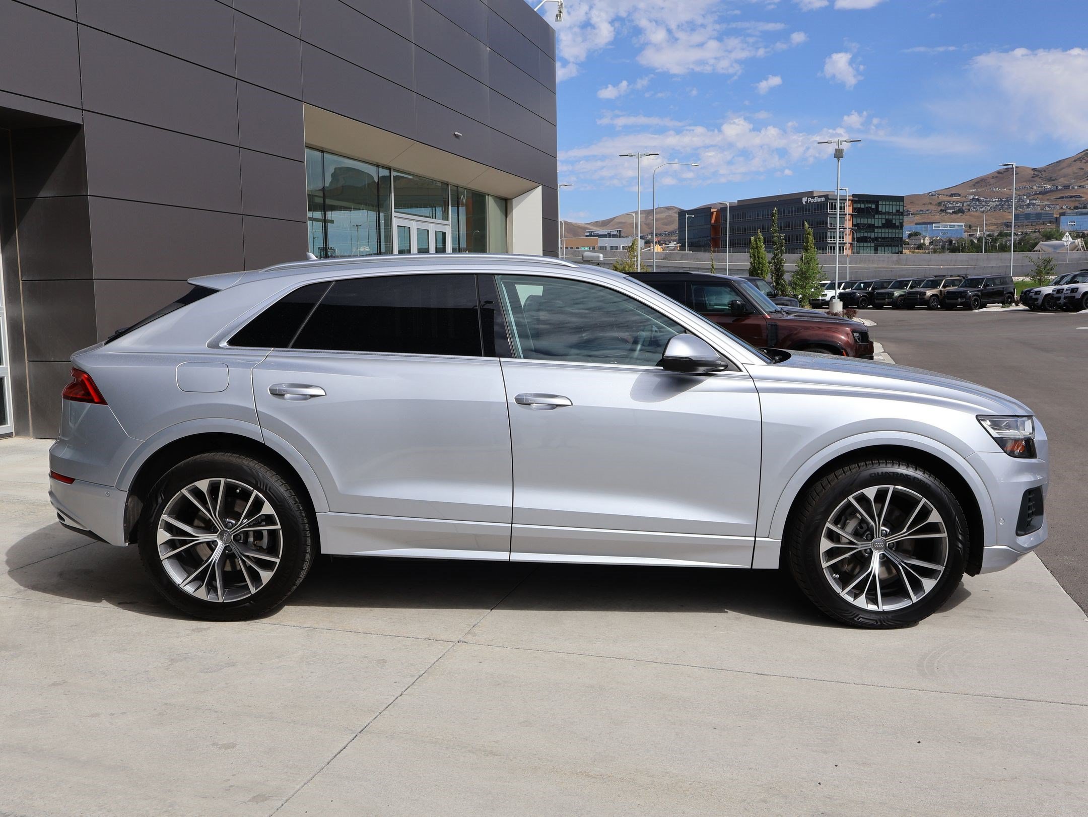 Used 2022 Audi Q8 Premium Plus AWD/4WD image 4