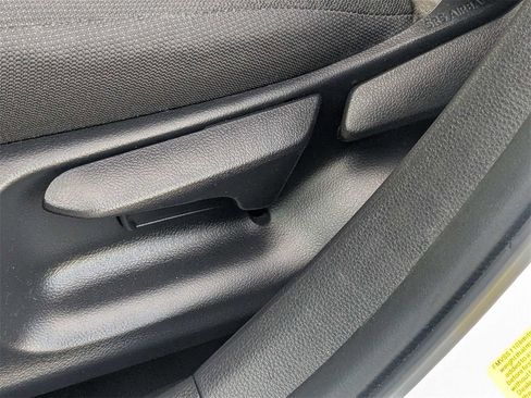 Used 2025 Toyota Corolla LE image 19