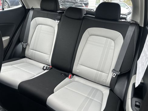 Certified 2025 Hyundai Venue SEL FWD image 16
